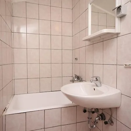 6705c Apartment